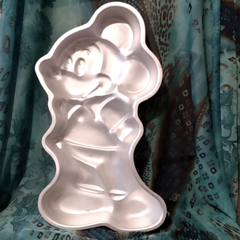 Vintage Wilton Metal Mickey Mouse Cake Pan 1978 Walt Disney Korea 515-1805